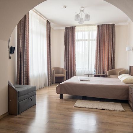 Орк "Блісс" Hotel Rivne Eksteriør billede