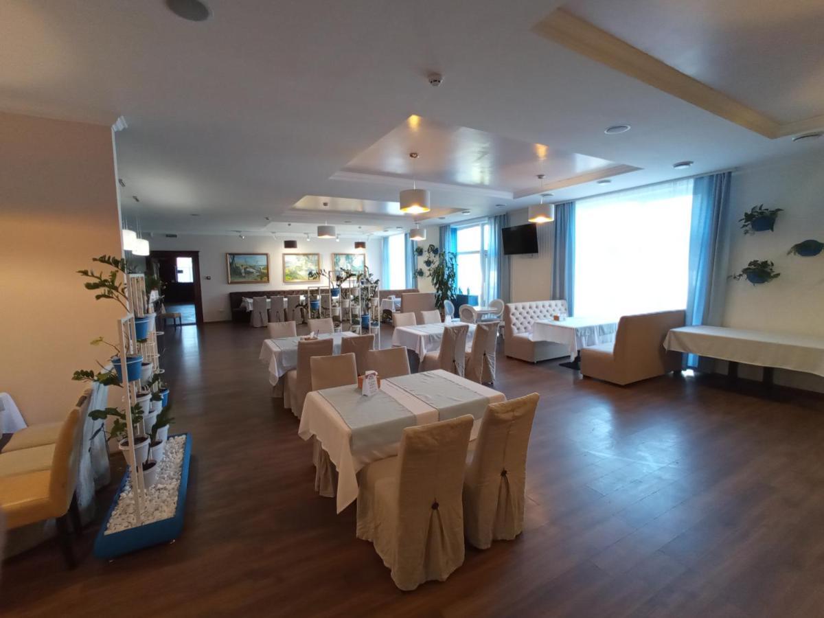 Орк "Блісс" Hotel Rivne Eksteriør billede