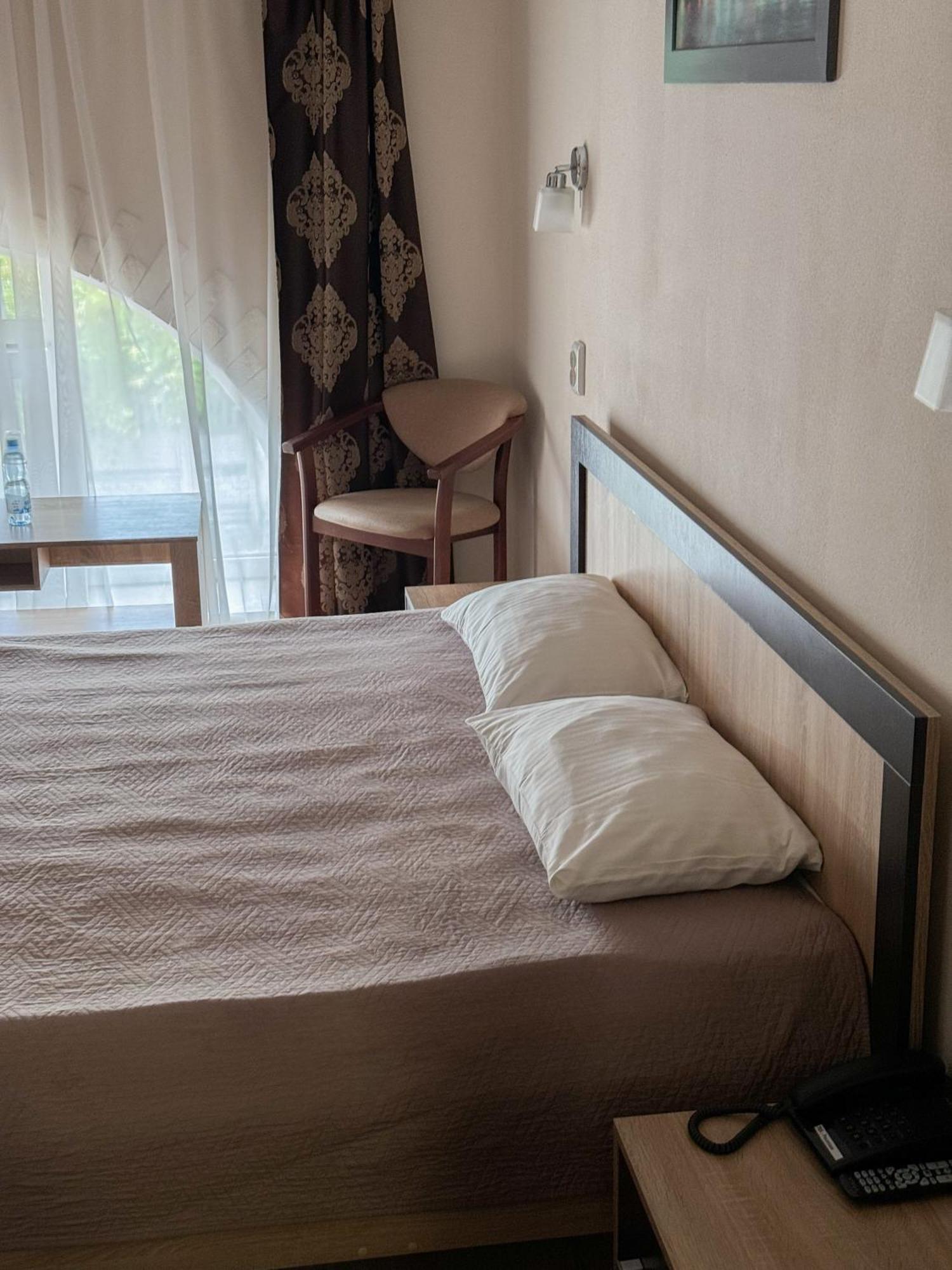 Орк "Блісс" Hotel Rivne Eksteriør billede